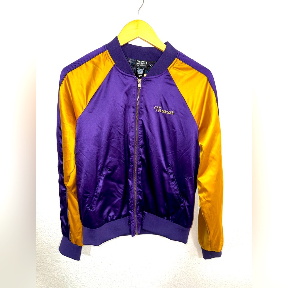BRAND NEW! Jacket Marvel Avengers Thanos Oh, Snap! Infinity Gauntlet - Size M